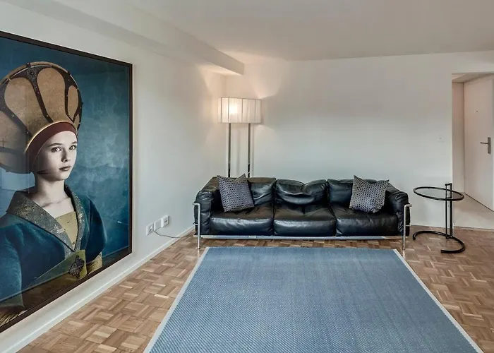 Апартаменти Prime With Designer Furniture In District 4