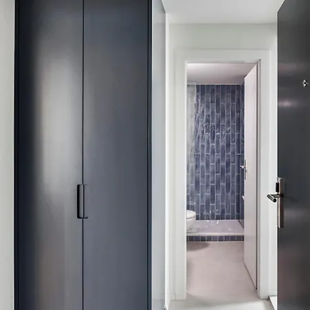 Apartment Prime With Designer Furniture In District 4 *