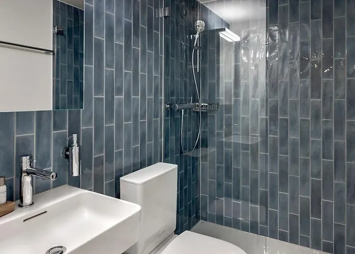 Prime With Designer Furniture In District 4 취리히